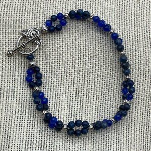 Toggle Bracelet 8 In Silver Flower Shades of Dark Blue Round Bead Retro Cottage